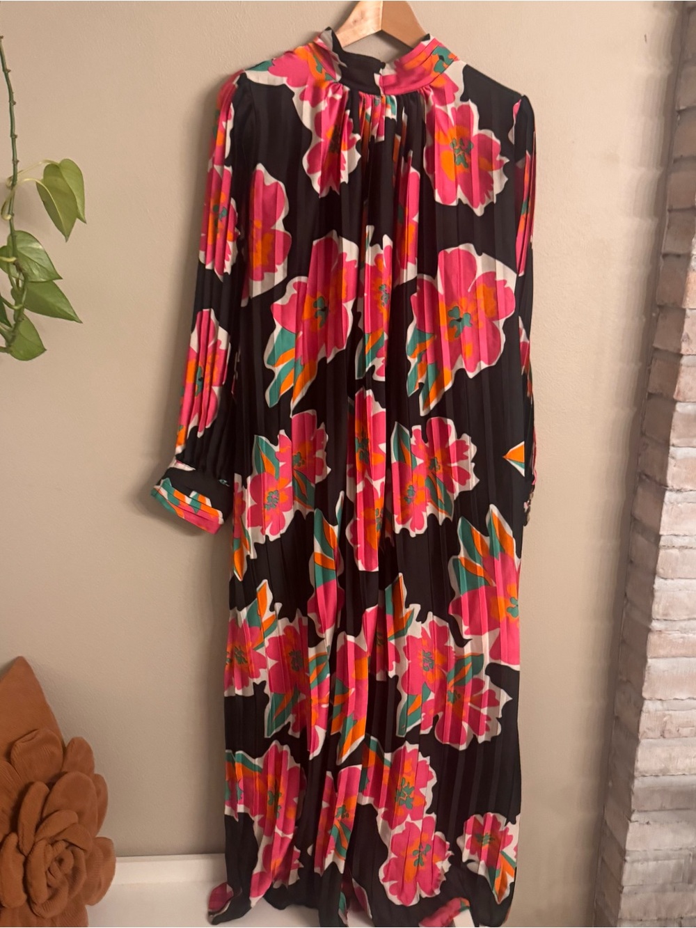 BEULAH Floral Crinkle Maxi Dress